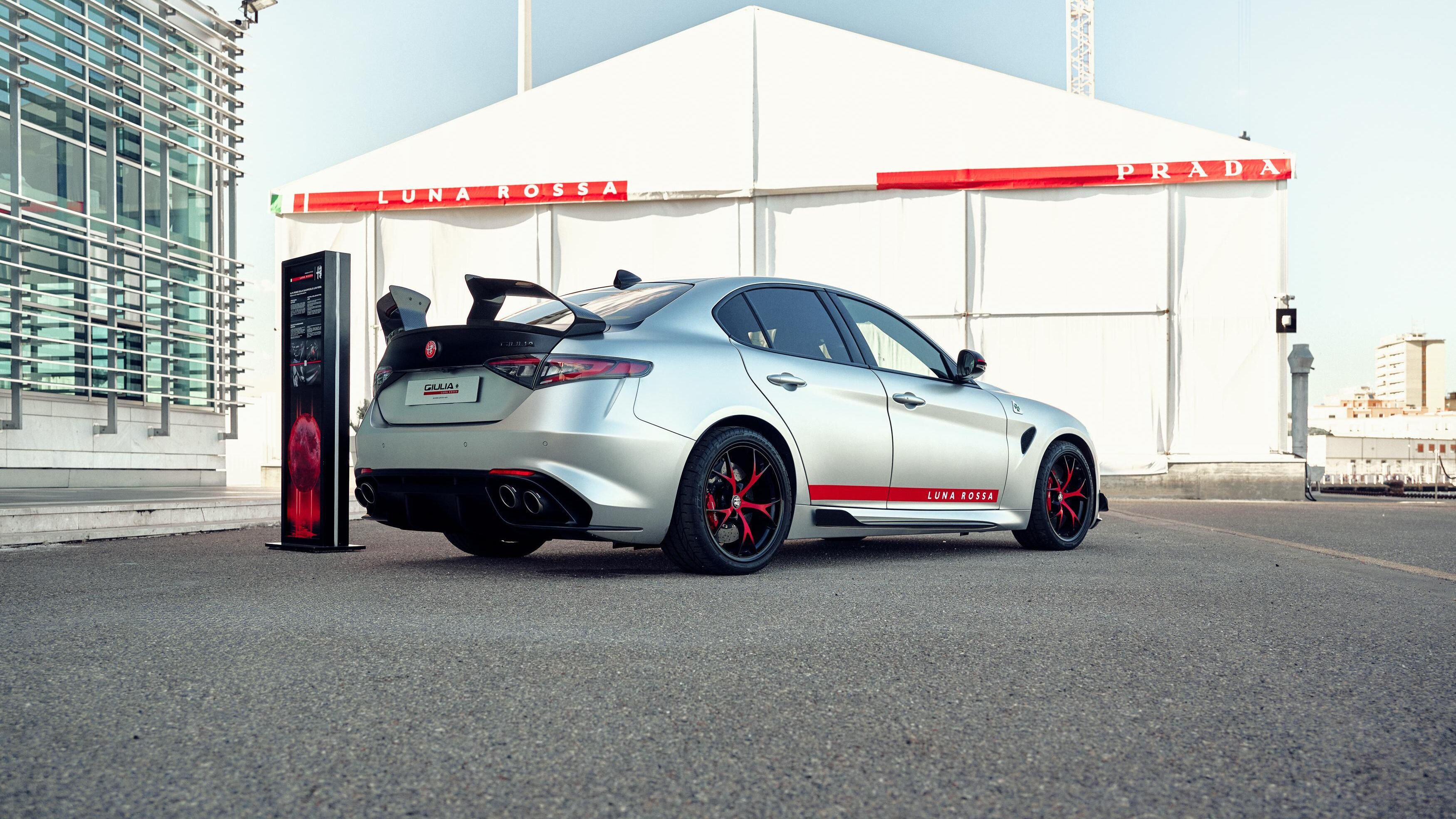 Giulia Quadrifoglio Luna Rossa una berlina estrema ed elegante