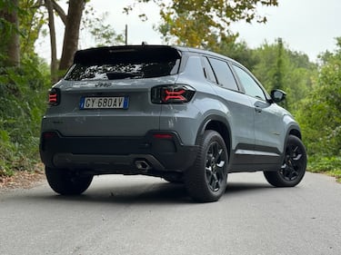 Jeep Avenger 4xe: la gallery del nuovo B-SUV ibrido e integrale 2
