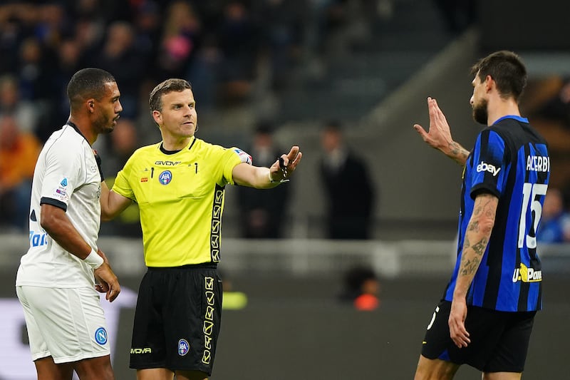 I "fronti opposti" di Figc e governo