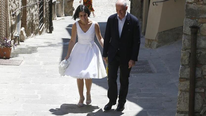 Il capo della polizia si sposa con Lady Emergenza