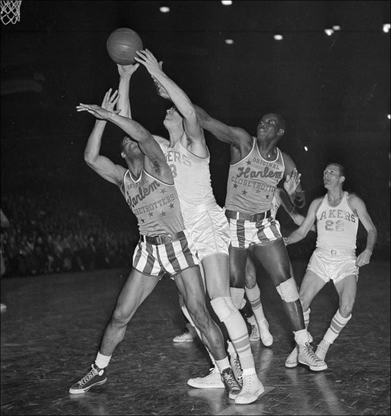 Globetrotters Lakers