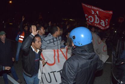 Torino, guerriglia antagonista ai mercati generali 12