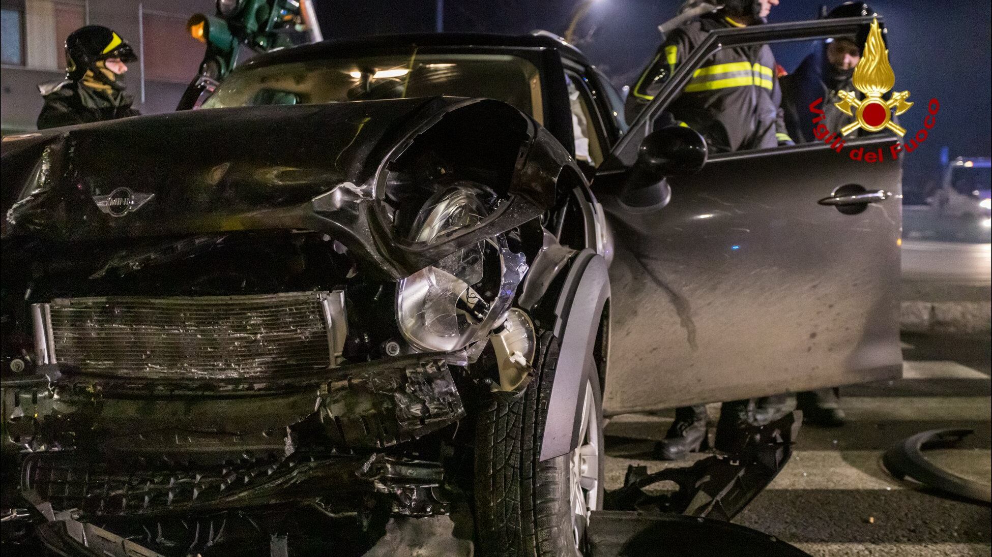 Alcol e morti del sabato sera: "Più etilometri e pattuglie"