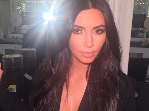 I selfie hot di Kim Kardashian diventano un libro