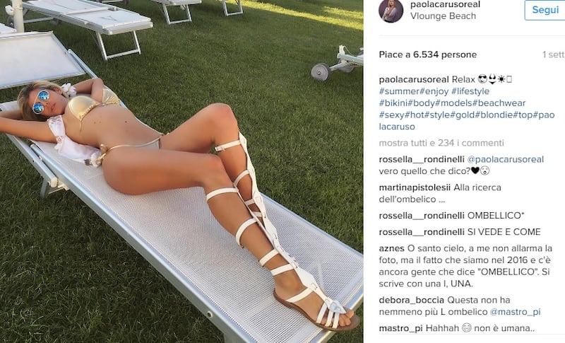 Paola Caruso in bikini
