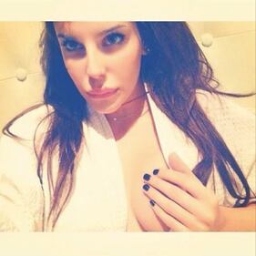 Charlotte Caniggia: le foto hot della concorrente de L'Isola dei Famosi 2