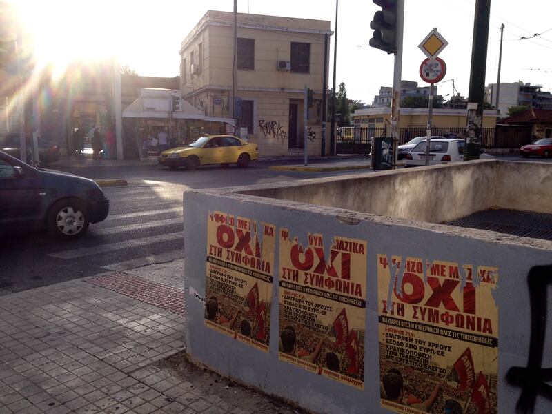 72 ore ad Atene tra negozi chiusi e ispettori del fisco