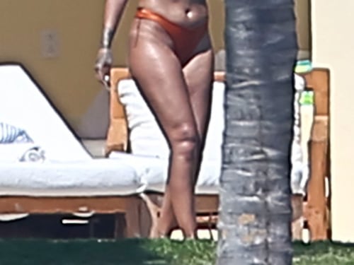 Dopo Kim Kardashian, anche Rihanna pizzicata al naturale non è la stessa