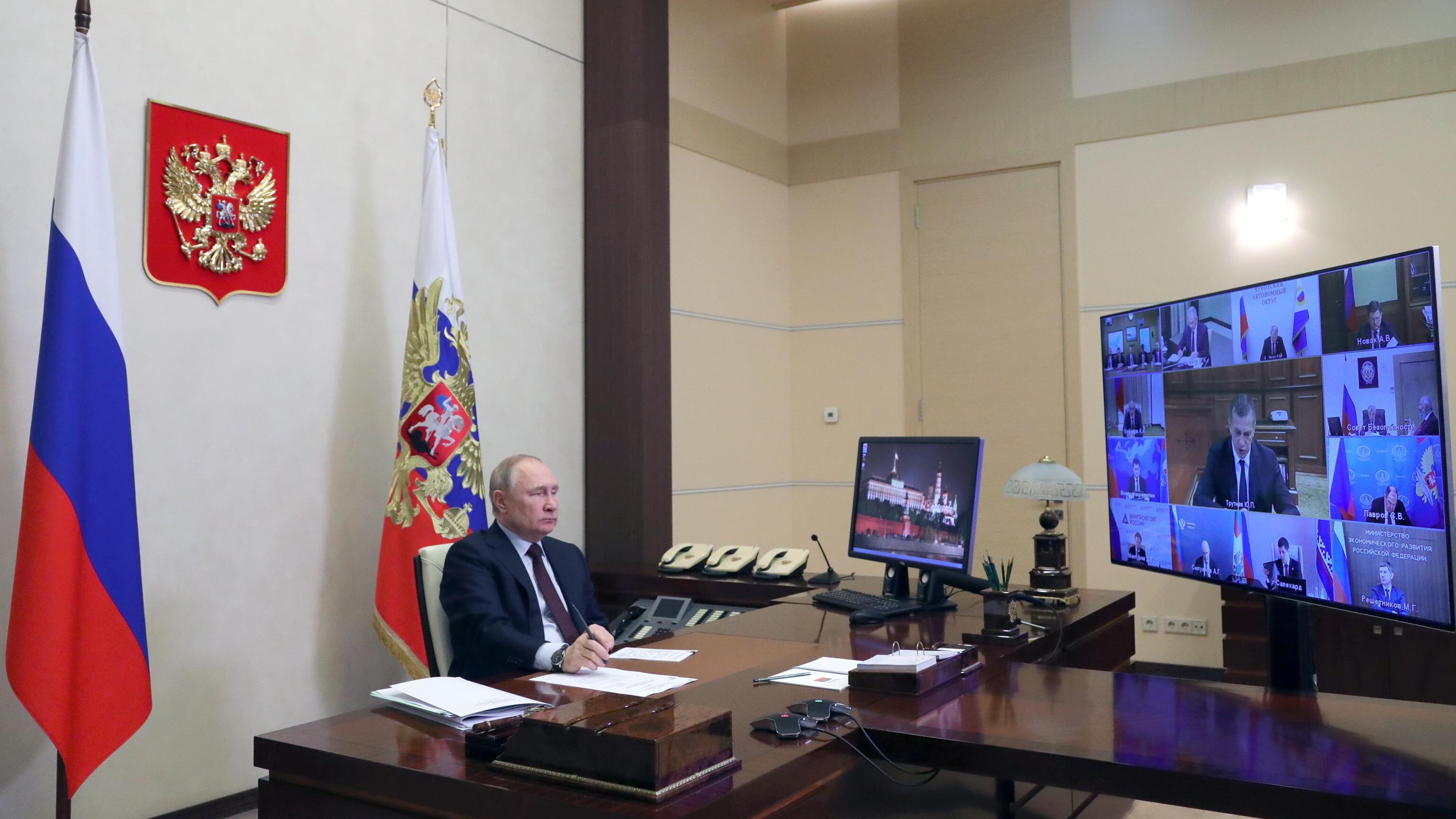 Chiusi i rubinetti a Polonia e Bulgaria: Putin inizia la guerra del gas