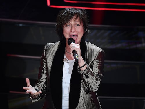 Gianna Nannini: "Molestata dal maestro di musica. I fotografi si nascondevano in valigia"