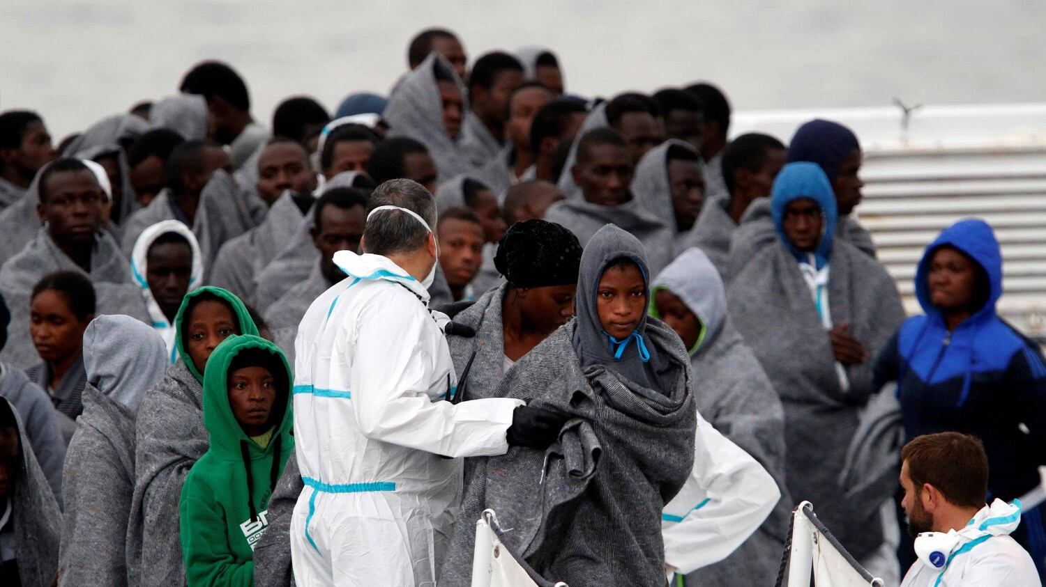 L'Italia accoglie 162 migranti, arrivati in volo dalla Libia
