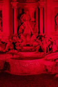 La Fontana di Trevi si tinge di rosso per i martiri cristiani 8