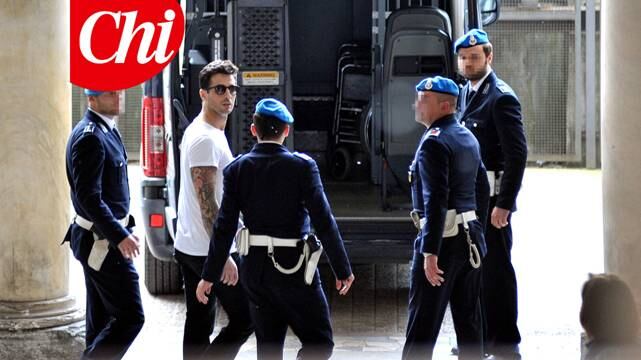 Corona, il chirurgo dei vip in comunità: "Ridargli l'aspetto che aveva prima del carcere"
