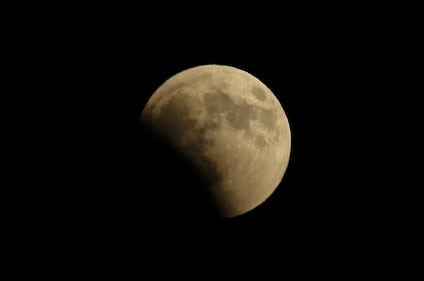 L'eclissi totale di Luna più lunga del secolo 15