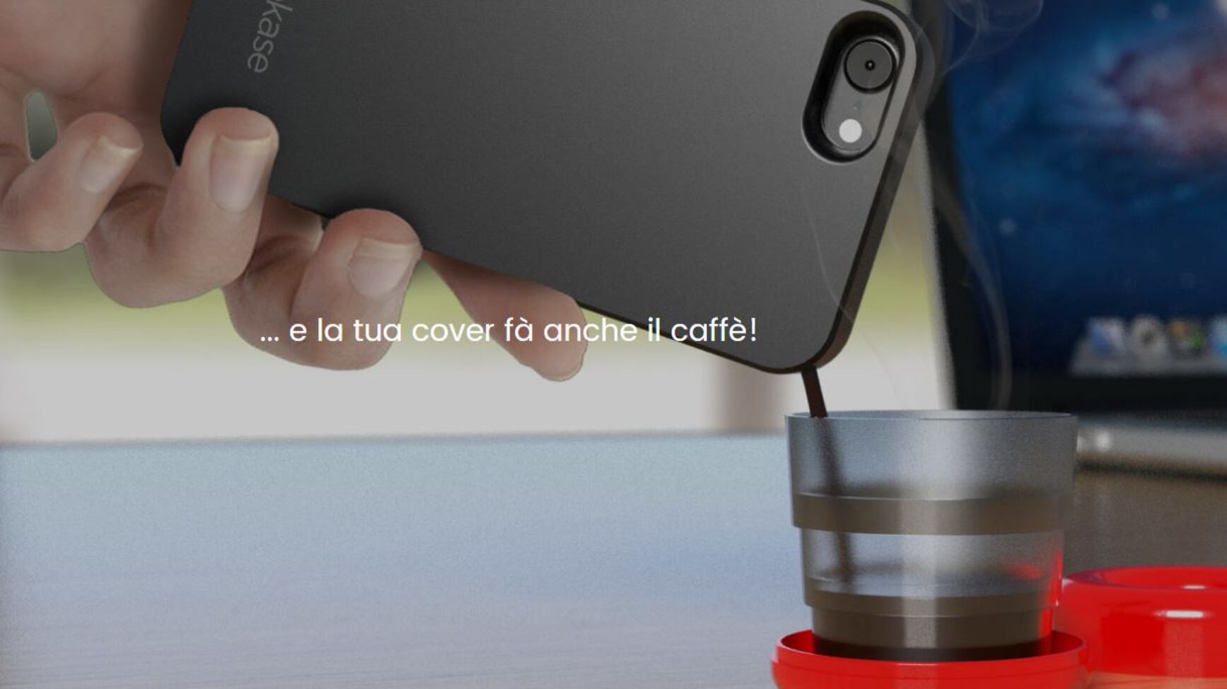 Il cellulare fa anche l'espresso: ecco la cover che prepara caffè