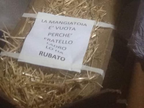 Rubata la statua di Gesù bambino in chiesa: sgomento tra i fedeli di Torre del Greco