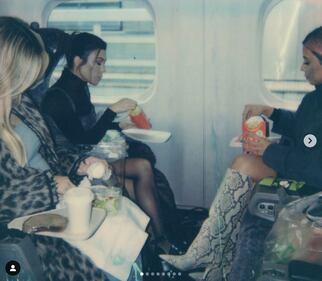 Kourtney Kardashian ricorda il Giappone, foto 2
