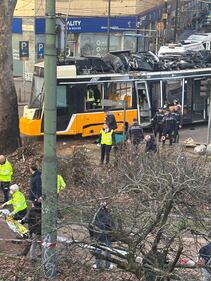 Tram deragliato, le foto dei feriti 2