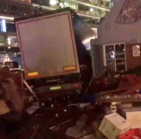 Terrore a Berlino: camion sul mercatino di Natale 6