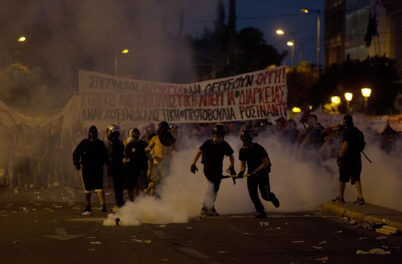 Gli scontri in piazza Syntagma 6