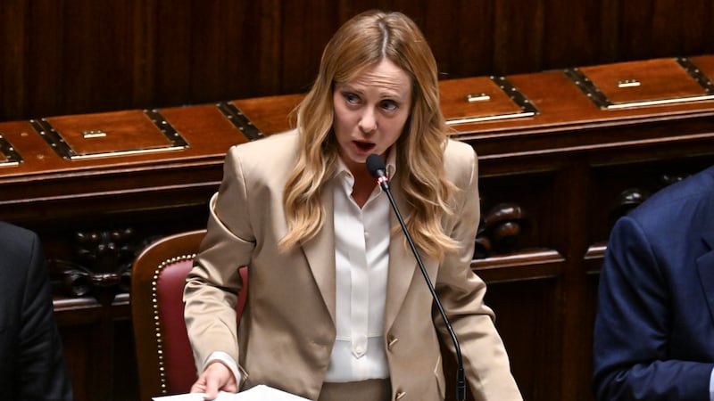 Lo schiaffo di Meloni a M5s: “Dite agli Usa imperialisti ma poi correte a pranzo con Zampolli”. E sul campo largo: “Non mi fate morale su difesa e interesse Italia” - DIRETTA
