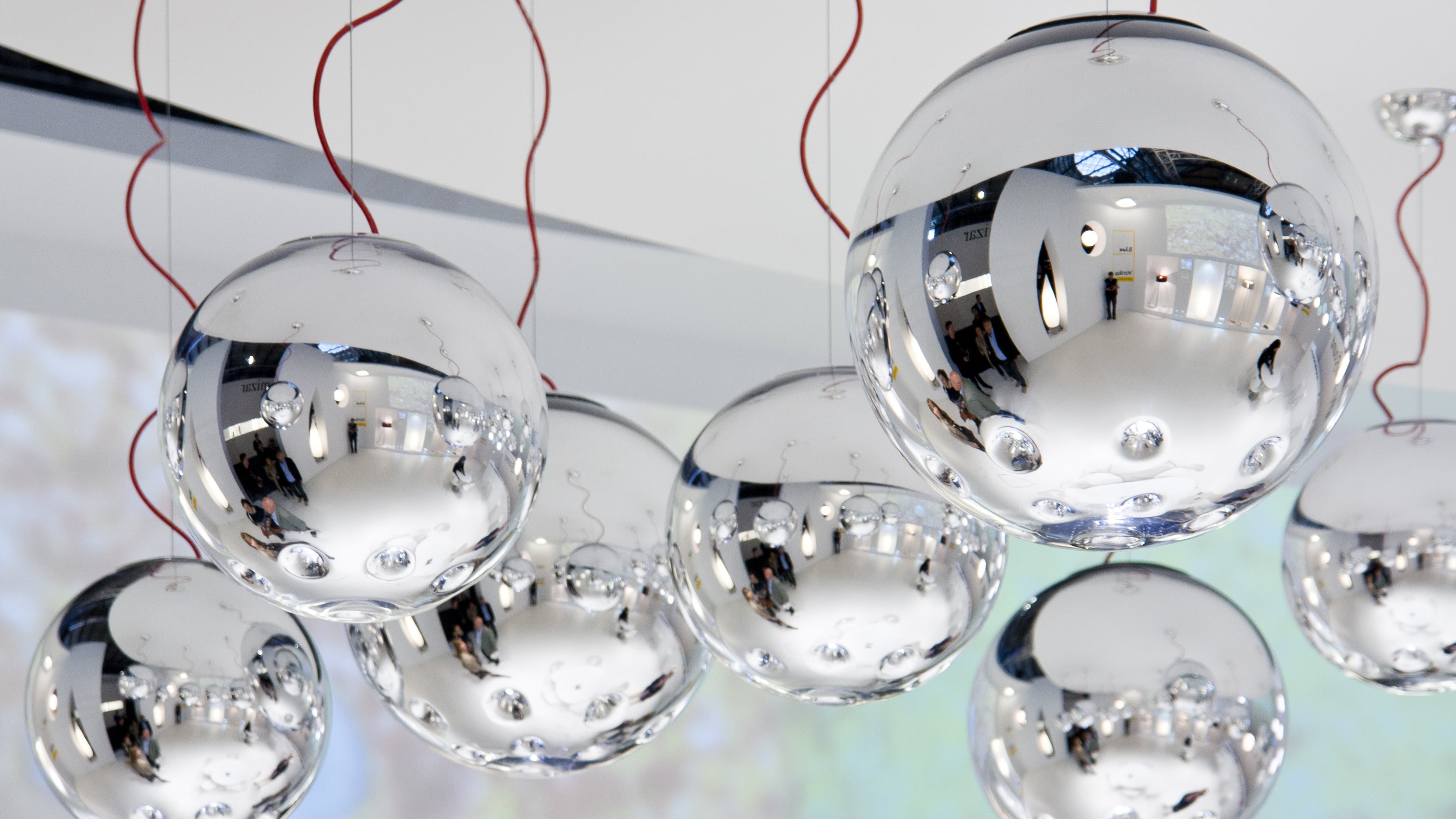 Euroluce fra stile e tecnologia green. Ufficio, alla ricerca della qualità del lavoro