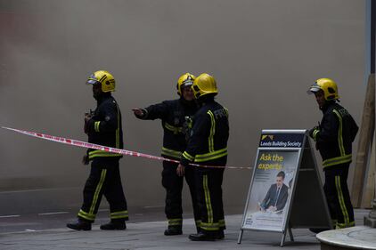 Maxi incendio a Londra: 2mila persone in fuga 10