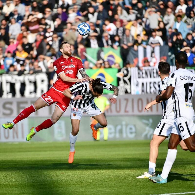 Una fase di Ascoli-Bari (Fb - Bari Calcio)