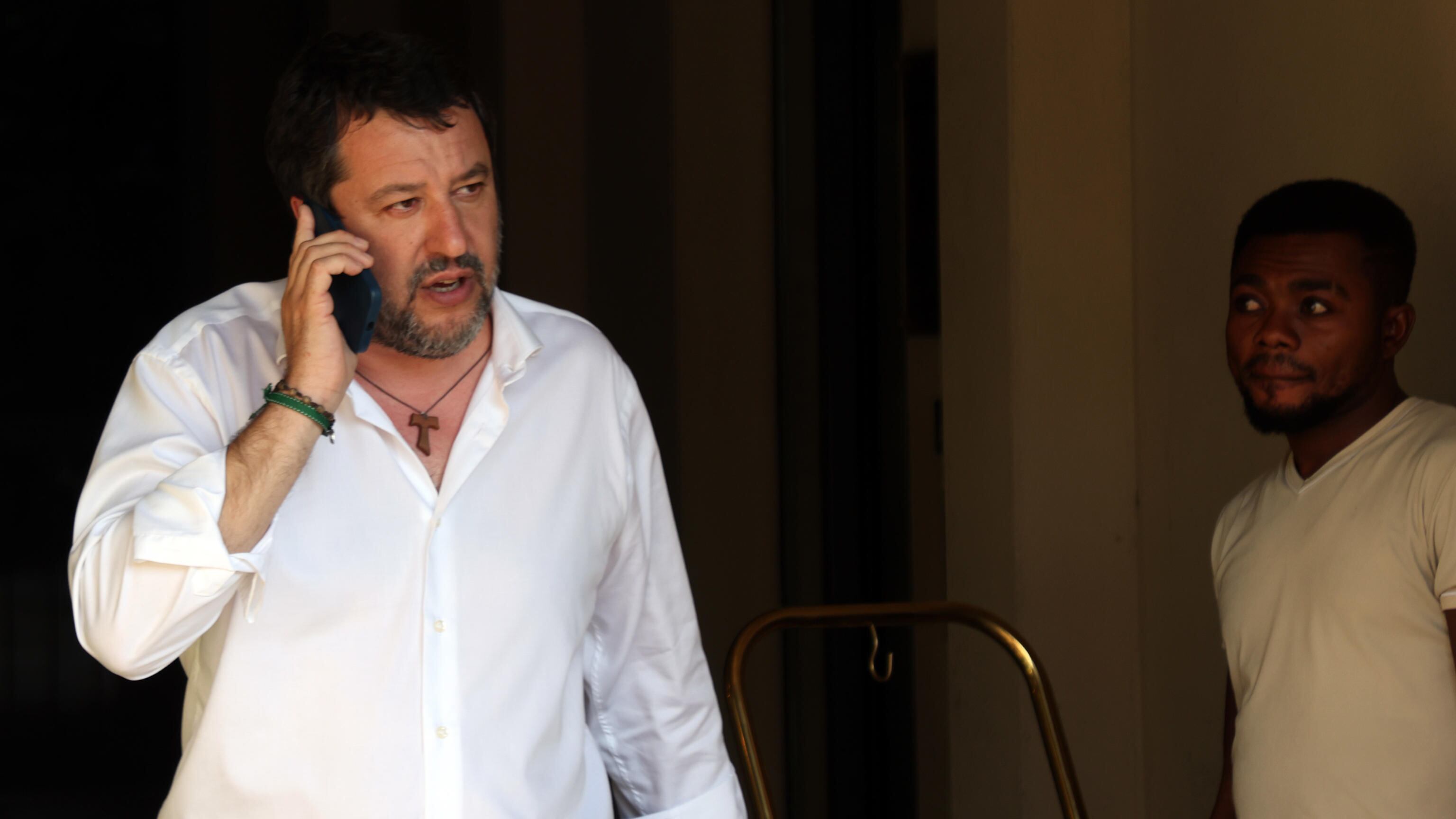 Ora il Capitano vede nero e attacca Draghi, Pd e Ue