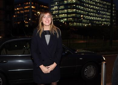 La Boschi con l'ombrellino rosso 5