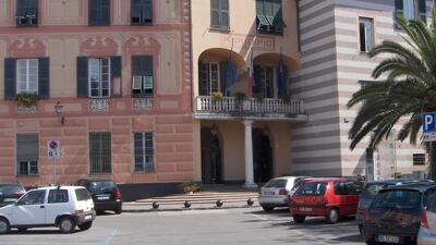 Cittadini contro Tares: occupato pacificamente il municipio di Rapallo