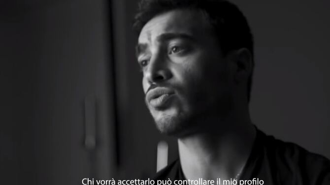"Ho una malattia autoimmune": l'ex di Belen parla (e si fa pubblicità)