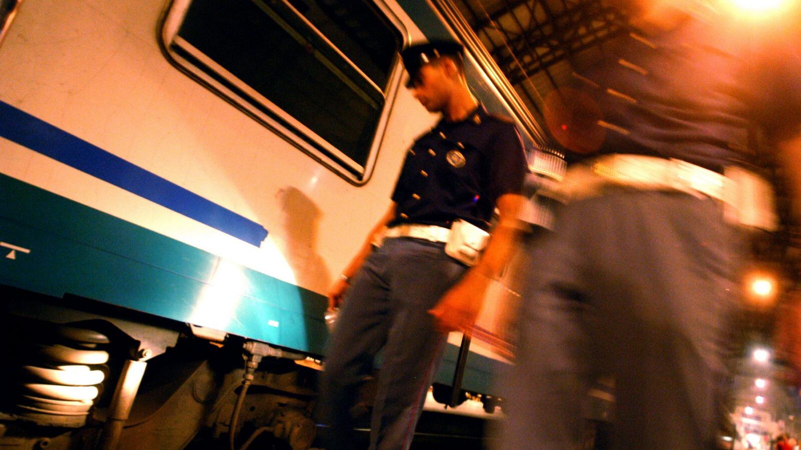 Treni, fermata coppia di ladri rom: colpivano da Roma fino a Genova