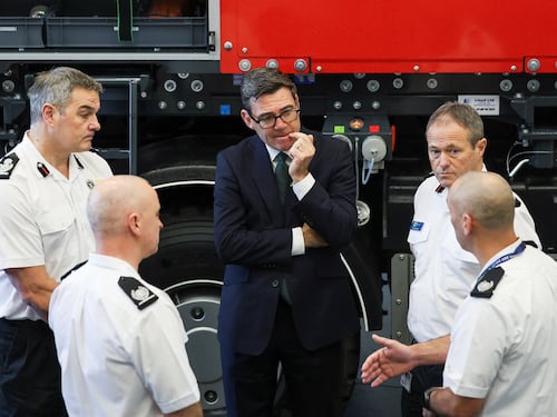 Londra teme attacchi e blackout: il governo invita a fare scorte di cibo e acqua