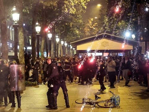 14 luglio di caos in Francia: 389 fermi per le violenze degli immigrati di seconda generazione