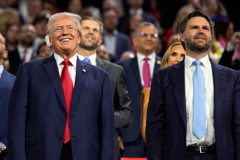 Donald Trump accolto come un re alla convention di Milwaukee 1