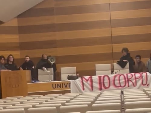 Giornata della donna a Bergamo, “Non una di meno” blocca l’evento Pro life