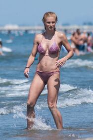 Le vip italiane più sexy in spiaggia: foto 27