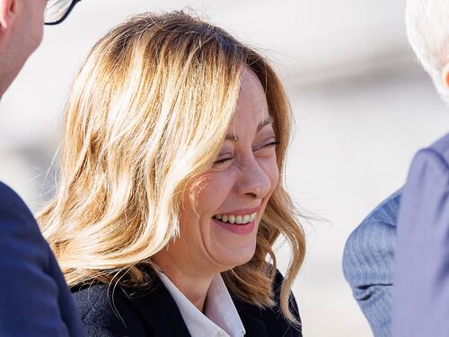Meloni porta l'agenda italiana a Bruxelles. "Stiamo facendo scuola anche in Europa"