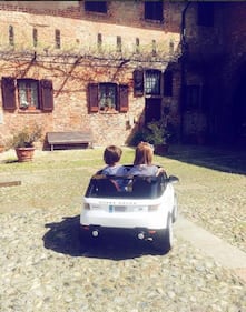 Belen Rodriguez e Stefano De Martino festeggiano Santiago 6