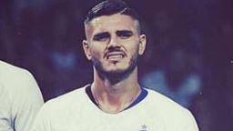 Wanda Nara posta una foto osè di Icardi: "Cosa stai facendo baby?"