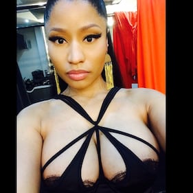 Nicki Minaj: immagini sexy dal tour su Instagram 17