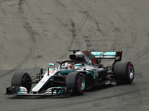 Formula Uno, è di Hamilton la prima pole stagionale: secondo Raikkonen, terzo Vettel