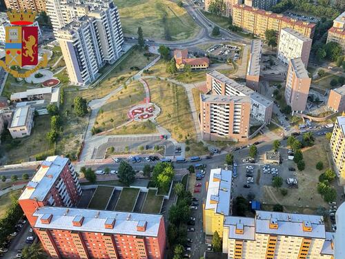 "Viviamo come in trincea". Il quartiere ostaggio dei rom
