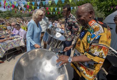 Il principe Carlo e Camilla in visita ufficiale in Devon & Cornwall 1