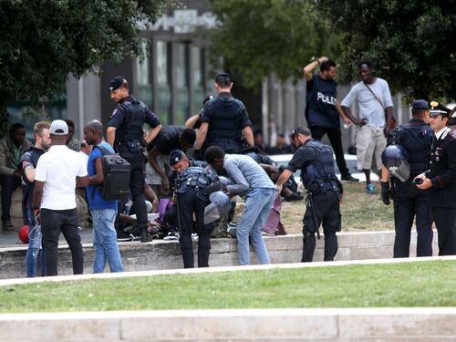 Le bombe contro i migranti. Ora si rischia la guerra civile
