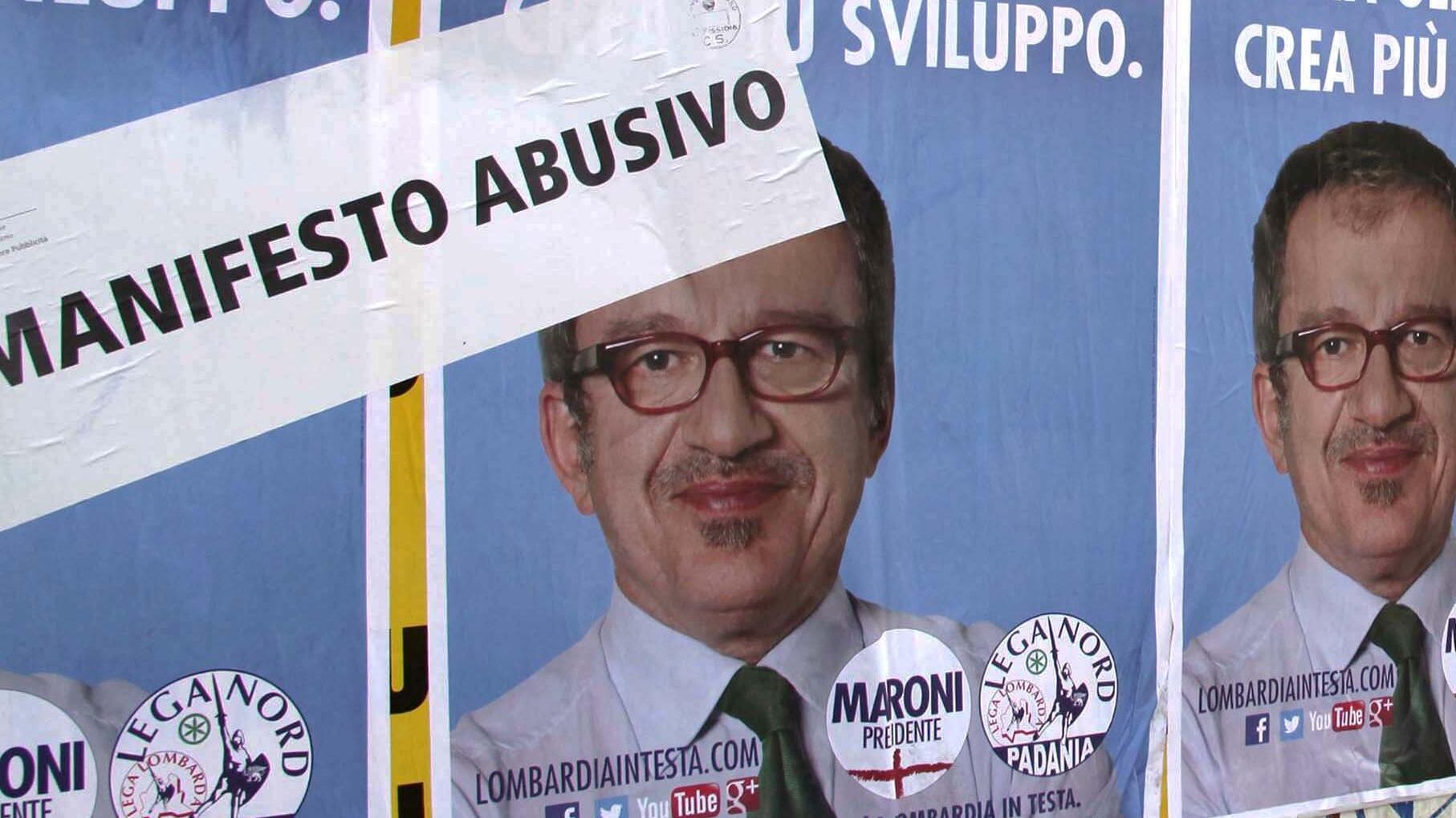 Polemiche sui manifesti abusiviil caso