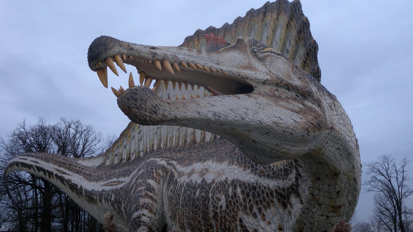 Un Jurassic park a Monza: dinosauri in carne e ossa nel Parco della Reggia