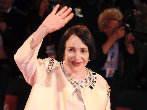Adriana Asti è morta nel sonno. La signora del teatro e del cinema aveva 94 anni