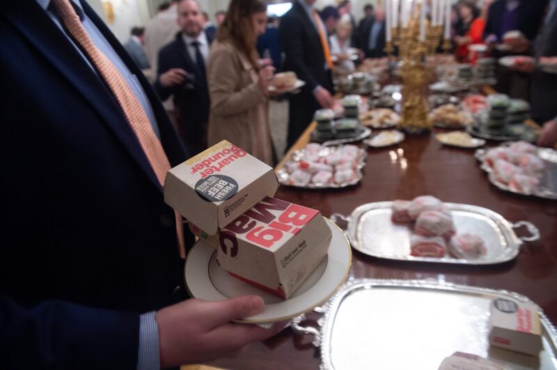 Donald Trump e la cena fast food 2